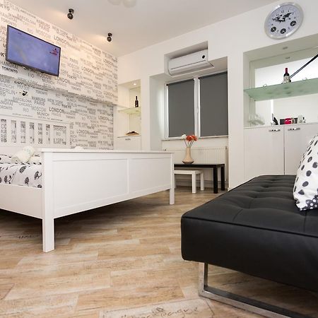 Imperial City Center - 1 Bedroom Apartment Бухарест Екстер'єр фото