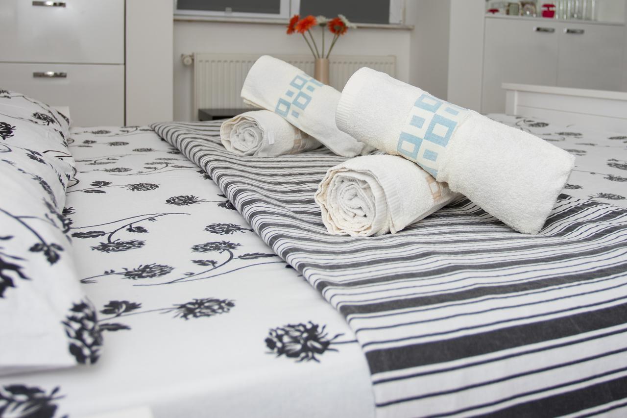 Imperial City Center - 1 Bedroom Apartment Бухарест Екстер'єр фото